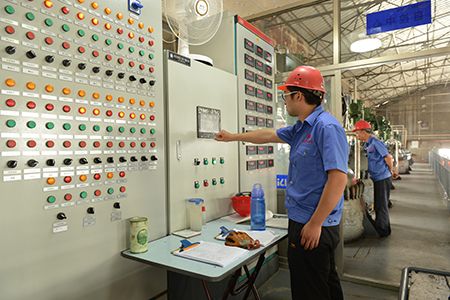 萘系自动化控制室